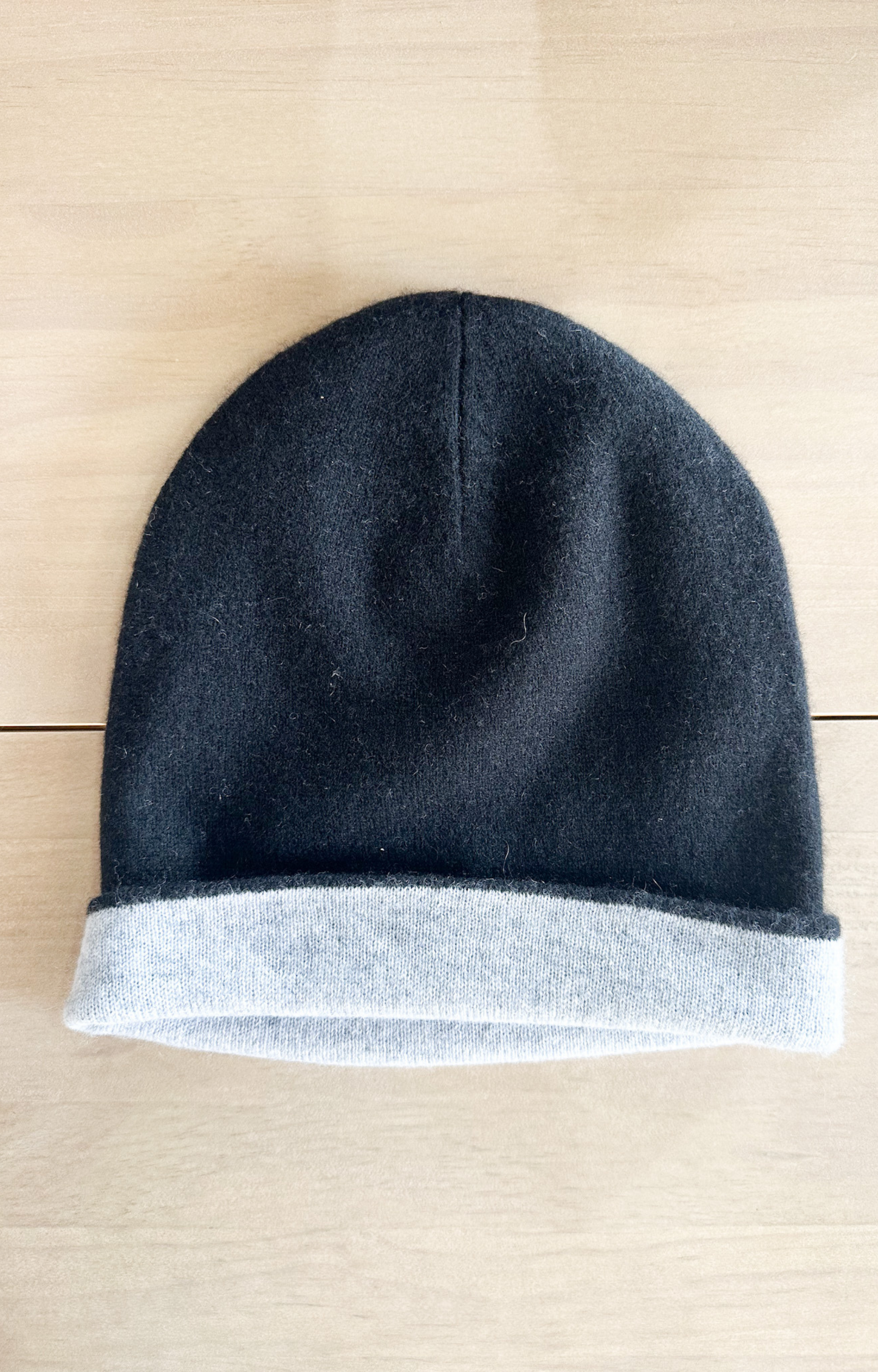 Black/Grey Reversible Cashmere Beanie