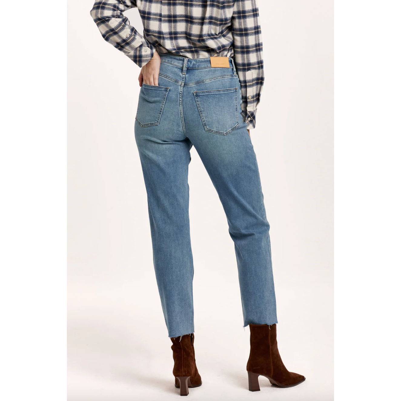 Light Wash Fray Hem Jeans