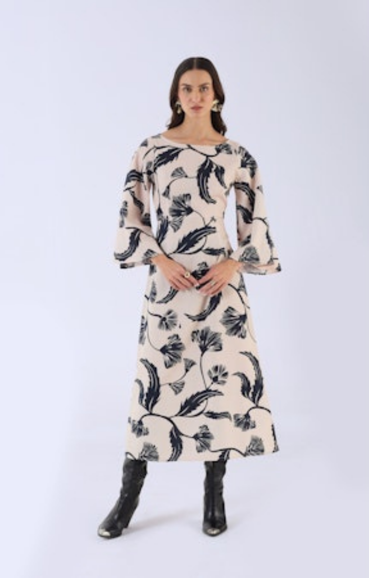 Vanilla/Noir Bloom Midi Dress