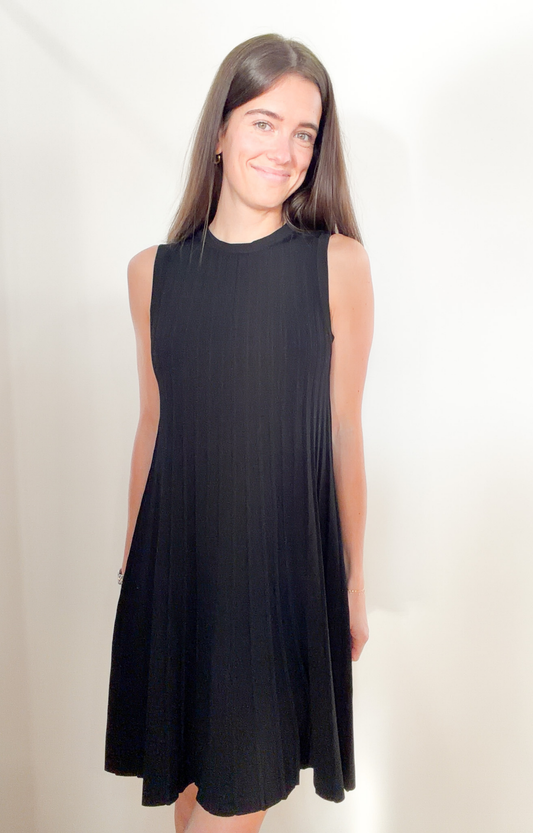 Black Sleeveless Pleated Knit Dress