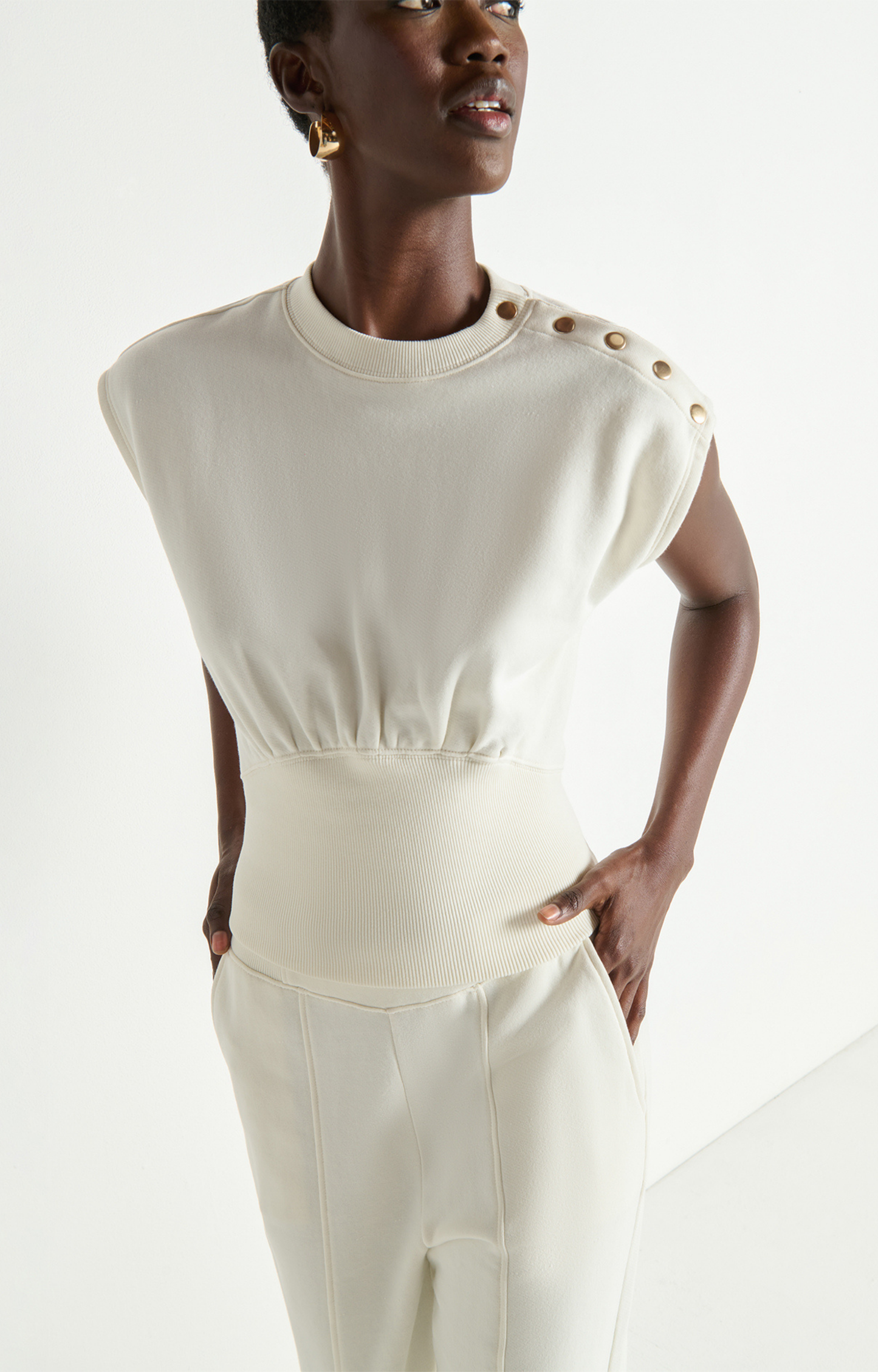 Porcelain Gold Button Top